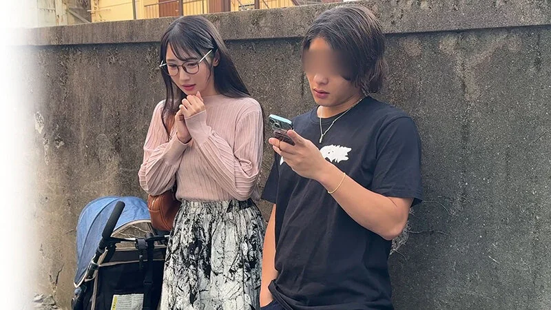 ホスト狂いのシンママは奴●気質の貢ぐちゃん。ドMご奉仕勘違い女。 小野坂ゆいか